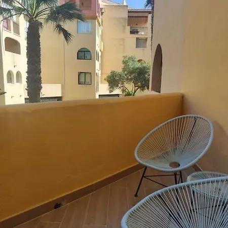 Reformado En Urb. Jardines De Zahara *